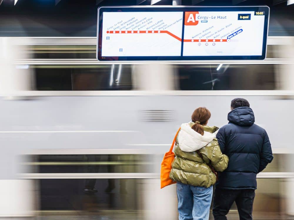Voyageurs sur la ligne A du RER parisien