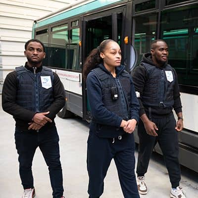 Personnes en train d'être formées au sein de la filiale RATP Sécurité Expertises