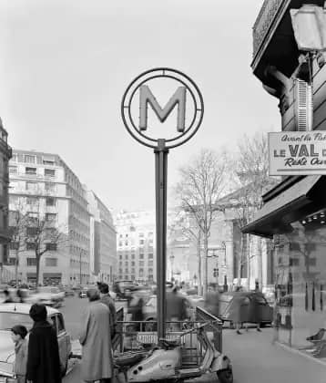 M jaune